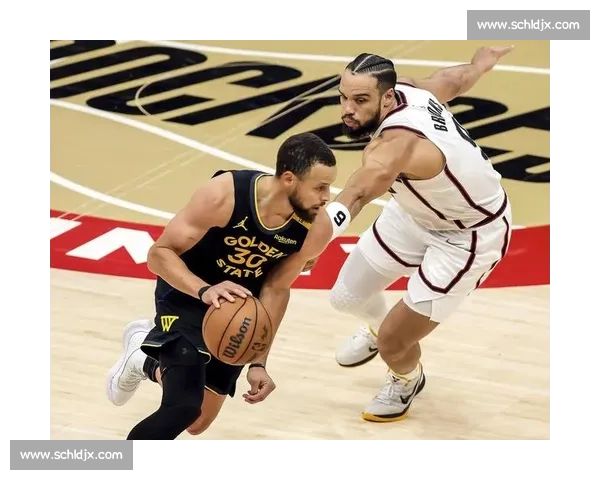 热火对决勇士焦点大战直播解析明星球员表现前瞻赛场战术走势全面看点