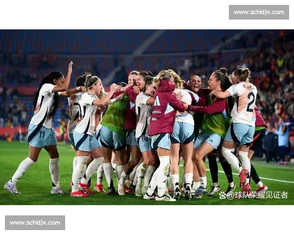 英格兰女足与西班牙女足激战，谁能在世界杯赛场上笑到最后